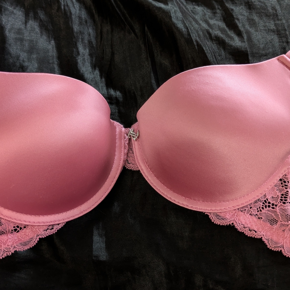 Juicy Couture Pink Underwire Bra with Seamless Molded Cups